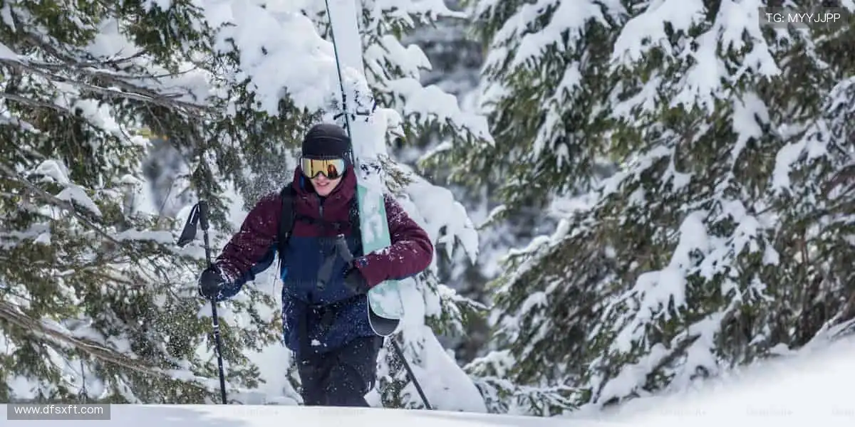 🎧官方正品周边直供，把赛场荣耀穿在身上！🏅